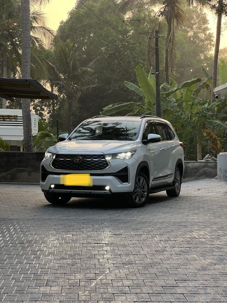 Toyota Innova Goa Taxi